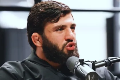 Arman Tsarukyan vs Muhammad Mokaev headlines shock submission‑only clash in Rio